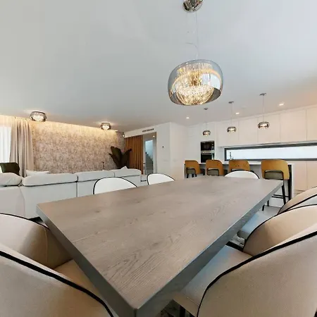 Luxury 4 Bed With Sea Views In Eden Holiday home Malaga