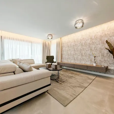 Luxury 4 Bed With Sea Views In Eden *